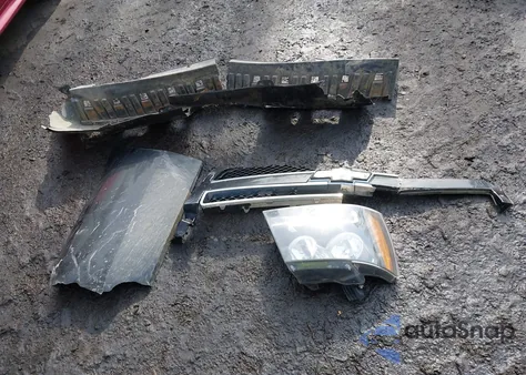 2011 Chevrolet Suburban z USA, uszkodzony, nr VIN 1GNSKJE30BR374934